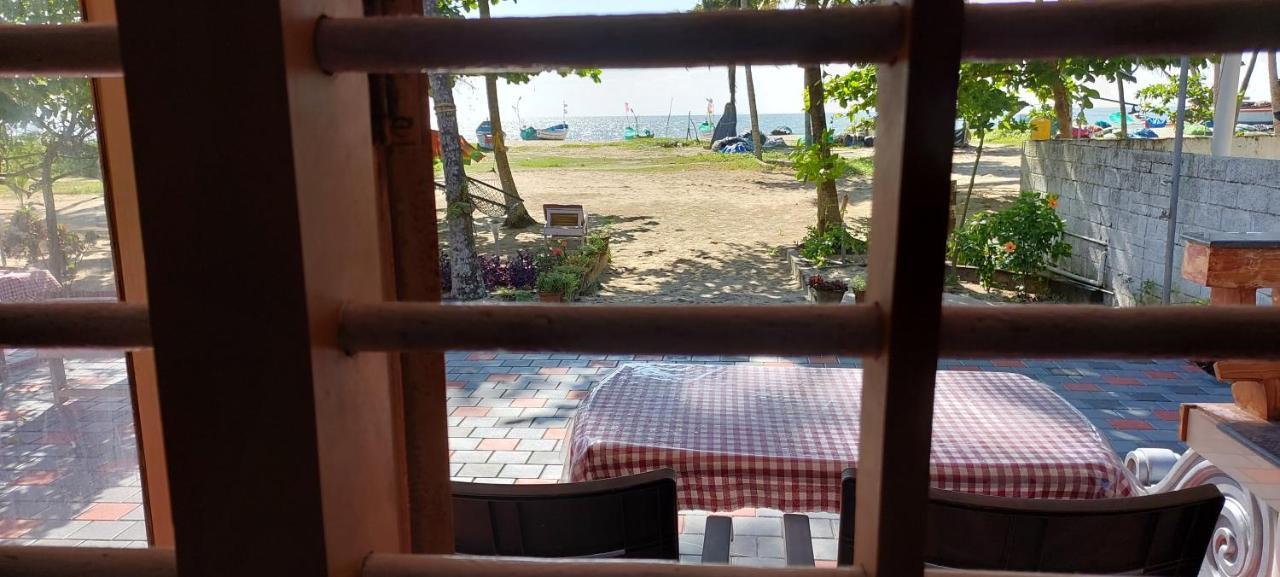 Marari Anna Beach Villa 마라리쿨람 외부 사진